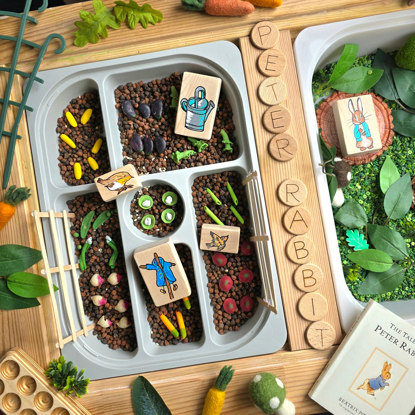 Mr. Rabbit story block set